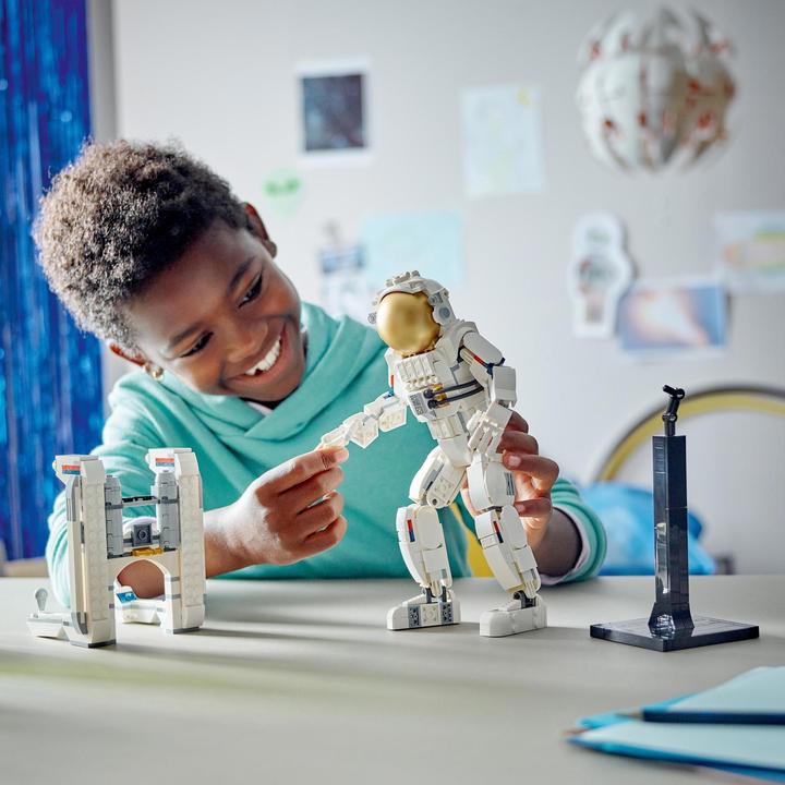 Actual product image LEGO Astronaut in space (31152, LEGO Creator 3-in-1)