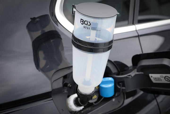 Actual product image BGS Multi Purpose Funnel for Urea (AUS 32) angled (56.30 cm, 1.10 l)