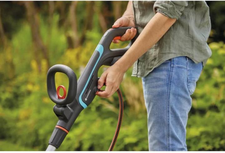 Actual product image Gardena Cordless multi cleaner Aqua Brush Patio 03/18V P4A solo (Rechargeable battery operated)