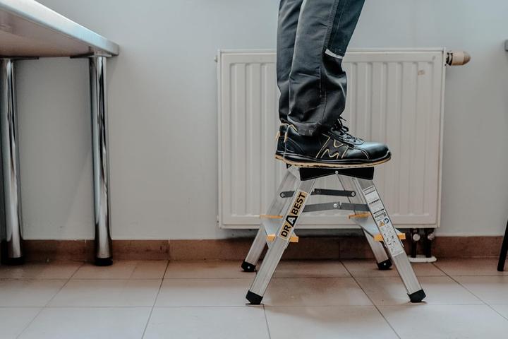 Actual product image Drabest Klappbare Trittleiter mit 2 Stufen (Folding step, Stile, 39 cm)