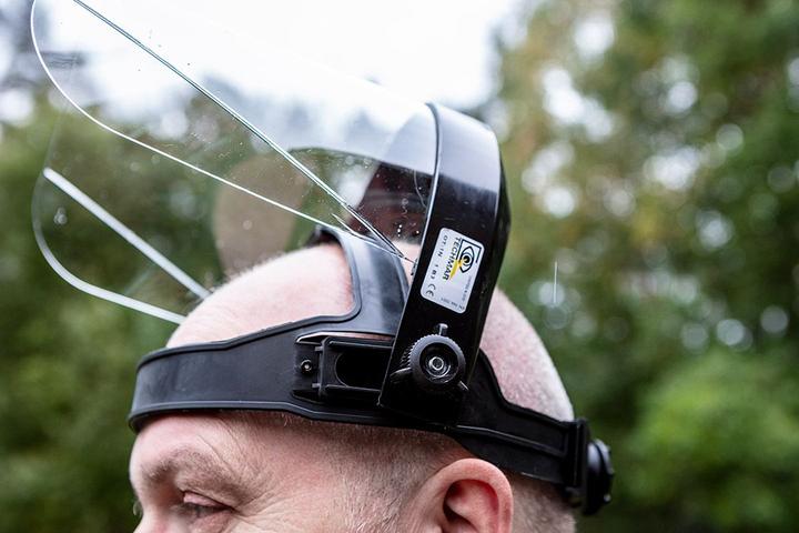 Actual product image Neo Face shield, 1 mm thick (replaceable protective glass)