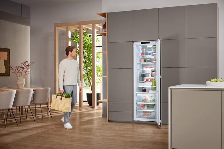 Actual product image Miele K 7797 C R (296 l)