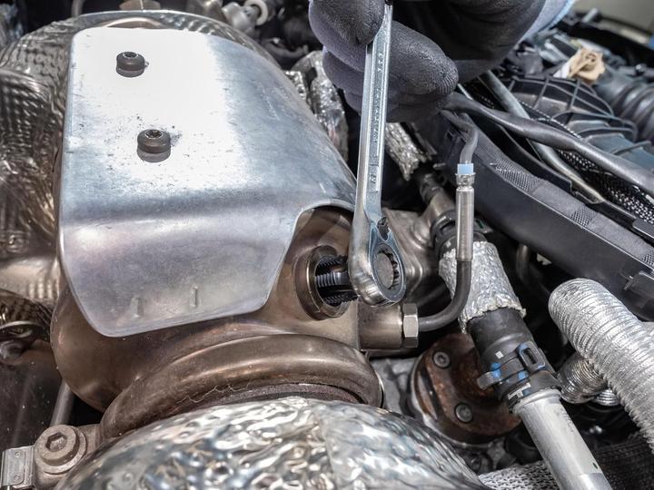 Produktbild HAZET Gewinde-Nachschneider Abgastemperatur-Sensoren / -Sonden 4683-18 ∙ Aussen-Sechskant 13 mm