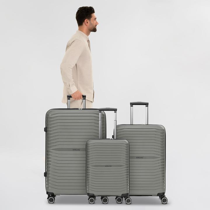 Actual product image Stratic Shine 4 wheel suitcase set 3-piece (193 l)
