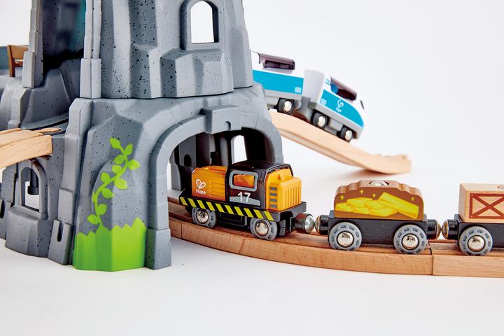 Actual product image Hape Tunnel combination with light sound