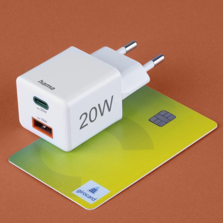 Produktbild Hama Schnellladegerät, 1*USB-C PD, 1*USB-A QC, Mini-Ladegerät, 20W, Weiss (20 W)
