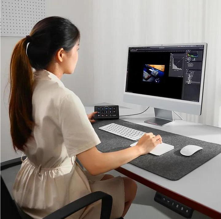 Actual product image Ulanzi D200 Stream Deck Smart Keyboard
