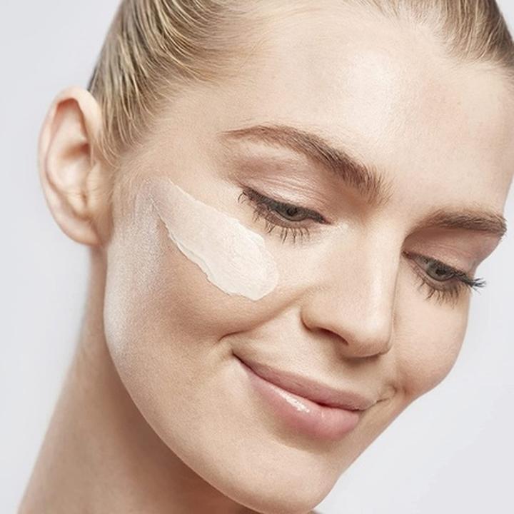 Actual product image Elemis Superfood Day Cream (Eau de parfum, 50 ml)