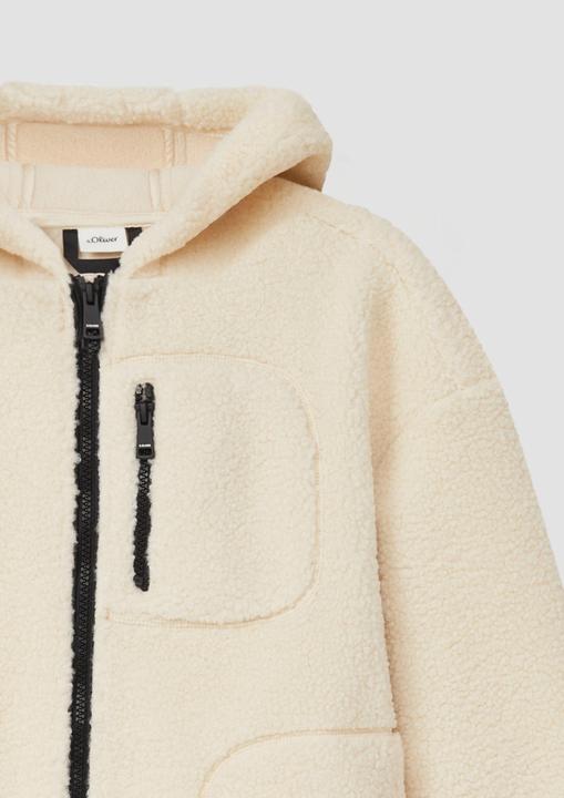 Produktbild S.Oliver Outdoor-Jacke Teddyplüsch-Jacke mit Kapuze und Wording-Prägung (158, 164)