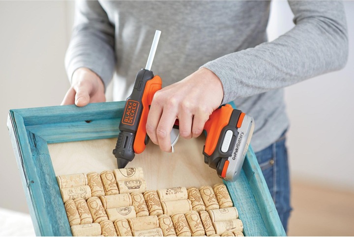 Immagine prodotto Black & Decker Pistola per colla a caldo a batteria