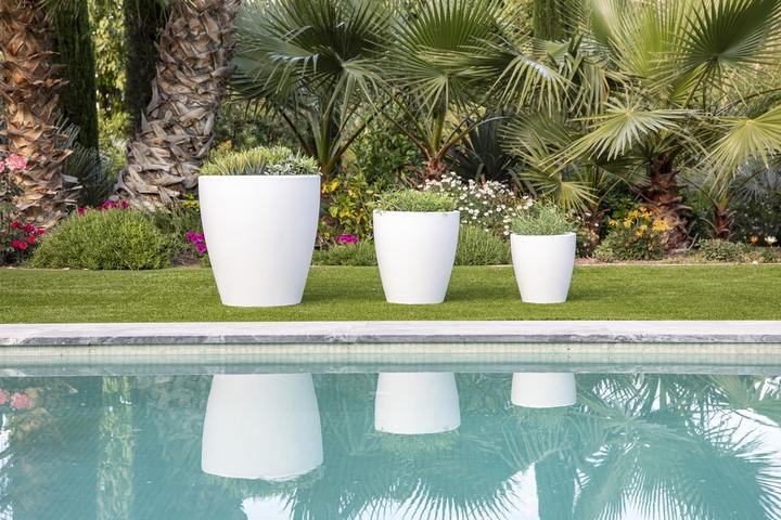 Actual product image Newgarden VIOLETA 30 plant pot round ø30x33cm white 13L with water reservoir outside