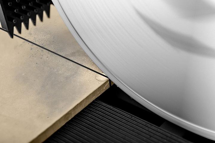 Produktbild Graphite 1500 W Glasurschneidemaschine, 250 x 25, 1230 x 460 Tischgrösse, 1200 mm Flüssigkeitsintervall