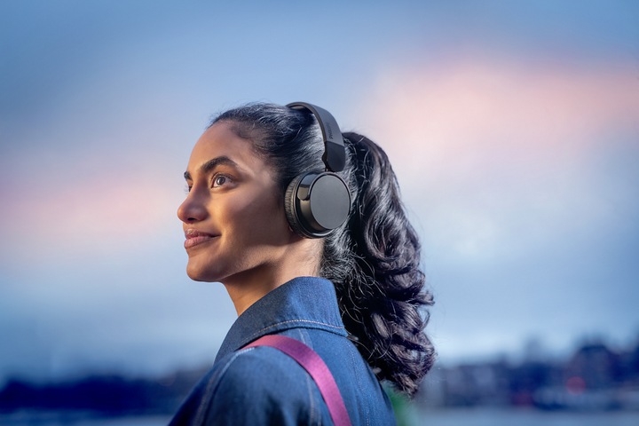 Actual product image Philips TAH4209BK/00 (No noise cancelling, 55 h, Wireless)