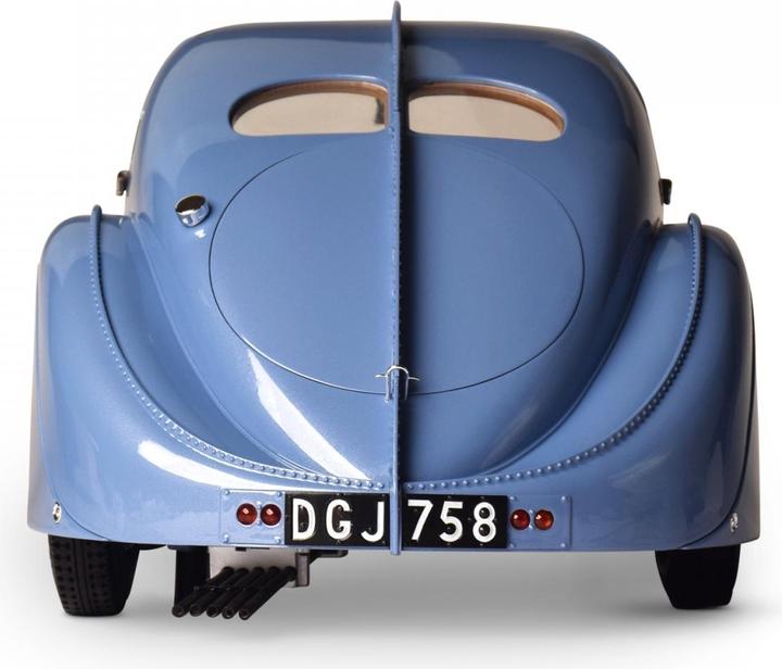 Actual product image 1:8 IXO Bugatti 57 SC