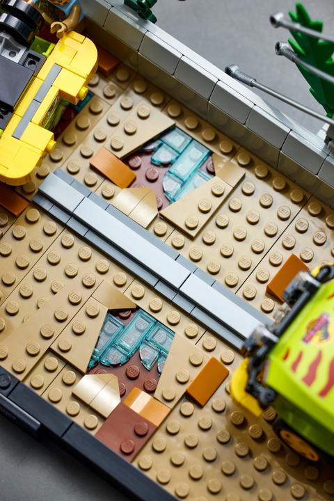 Produktbild LEGO Ausbruch des T. Rex (76956, LEGO Seltene Sets)