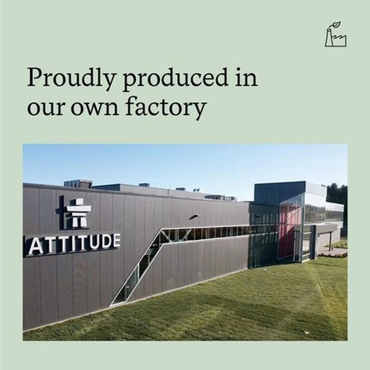 Image du produit Attitude Lavage moussant naturel pour le corps et les cheveux des bébés à la peau sensible