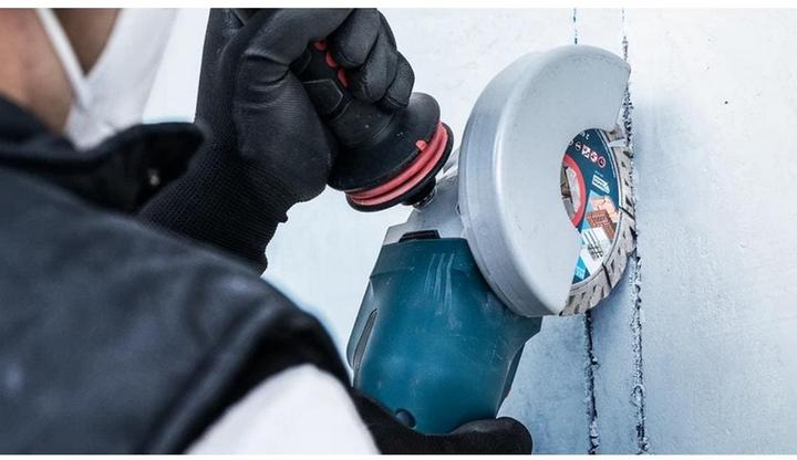 Produktbild Bosch Professional Zubehör EXPERT MultiMaterial Diamanttrennscheiben, 125 x 22,23 x 2,2 x 12 mm