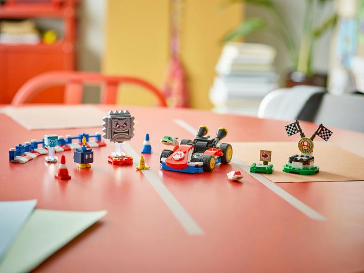 Produktbild LEGO Mario Kart – Interaktiver LEGO Mario & Standard-Kart (72043, LEGO Super Mario)