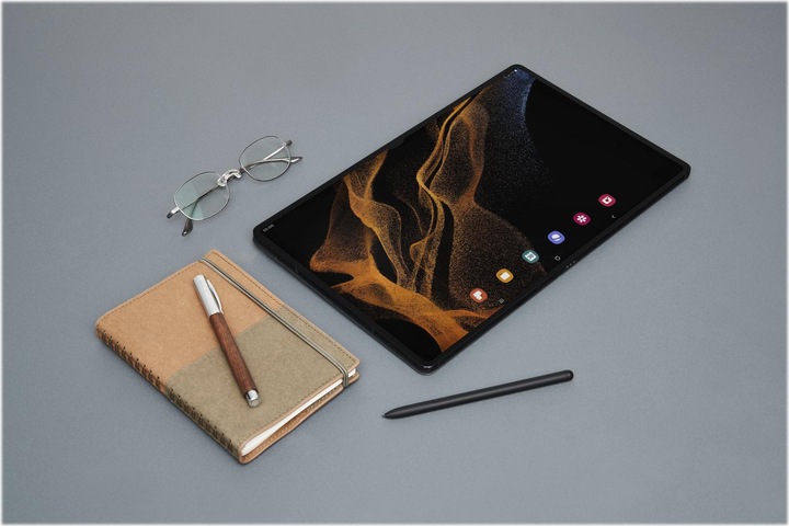 Actual product image Samsung Book Cover Keyboard (CH, Galaxy Tab S8 Ultra)