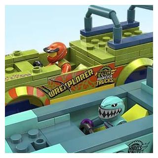 Actual product image Mega Smash 'n Crash Mega-Wrex™ Boneyard Stunt Course