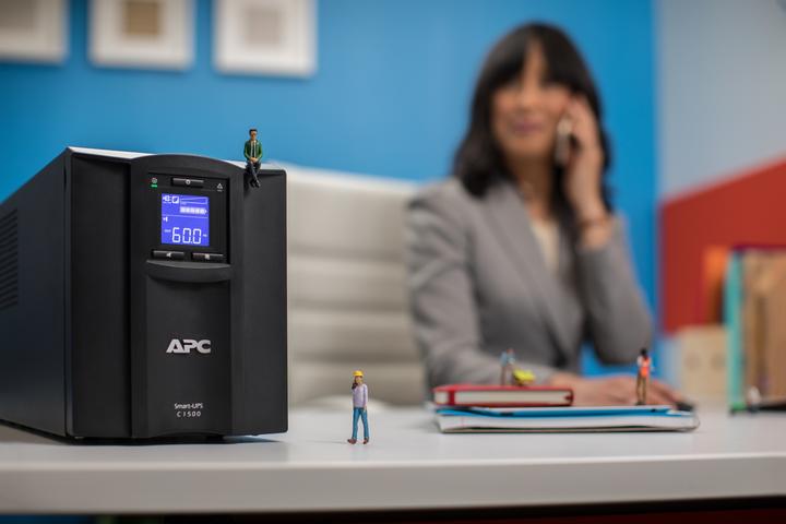 Actual product image APC Smart-UPS (1500 VA, 900 W, Line-interactive UPS)