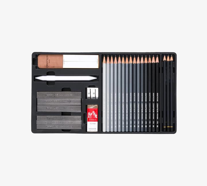 Image du produit Caran d'Ache Graphite Line Geschenkbox (2.10 mm, B, F, H, 2H, 4h, 9B, HB, 6B, 3B, 18 x)
