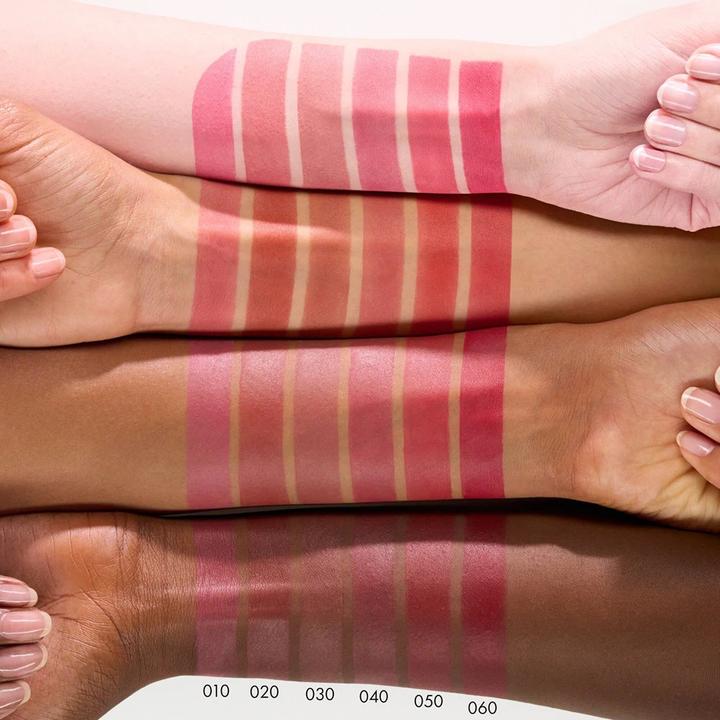 Actual product image Catrice Blur-Real Matte Lipstick (Red)