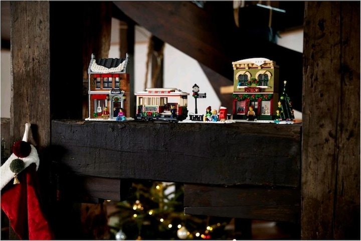 Image du produit LEGO La rue principale décorée pour Noël (10308, LEGO difficiles à trouver)