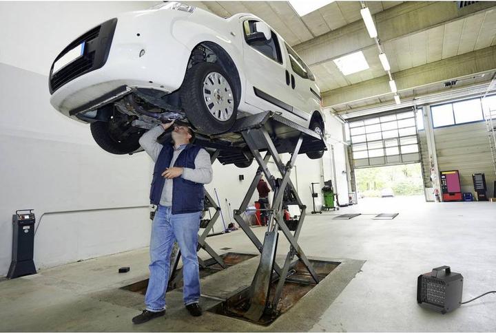 Actual product image Sygonix SY-6735636 PTC-Heizgerät 10 m² Schwarz (2000 W)