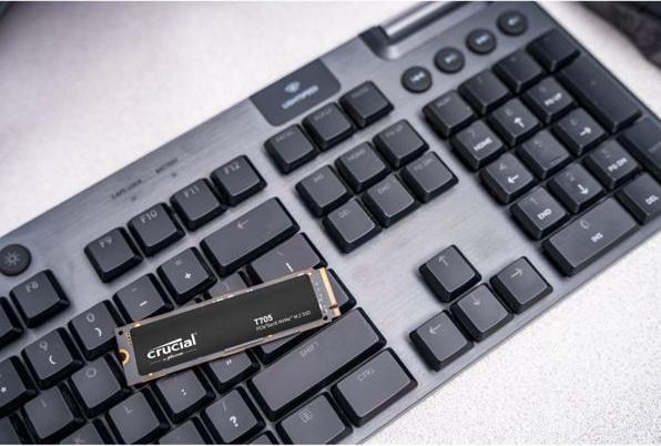 Image du produit Crucial T705 (2000 Go, M.2 2280)