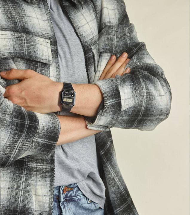 Actual product image Casio Zegarek A100WEGG -1A2EF (Watch with gemstone, 33 mm)