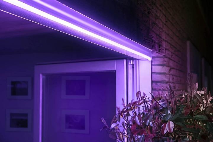 Actual product image Philips Hue LED Stripe Lightstrip Outdoor (DE Plug) (Multicoloured, 200 cm, Outdoor)