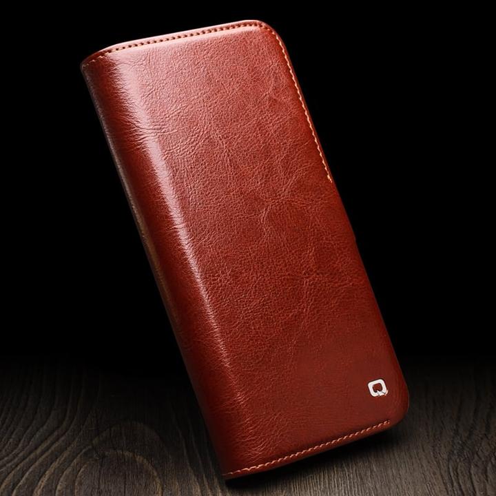 Produktbild QiAlino Hülle Flip mit magnetischem Verschluss Hellbraun (Apple iPhone 16 Plus)