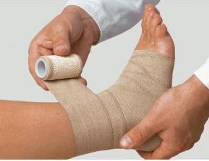 Actual product image Lohmann & Rauscher Pflasterbinde 10cmx2.5m hautfarbig