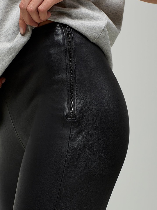 Produktbild Selected Femme Dehnbare Lamm- Lederhose (34)