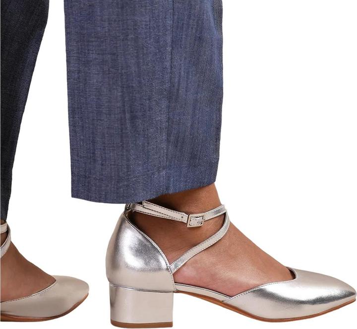 Actual product image Where's That From Womens/Ladies Peru Crossover Strap Low Block Heel Sandals (38)