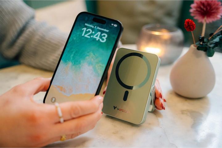 Actual product image Verbatim Powerbank 10000 mAh Green (10000 mAh, 20 W, 37 Wh)