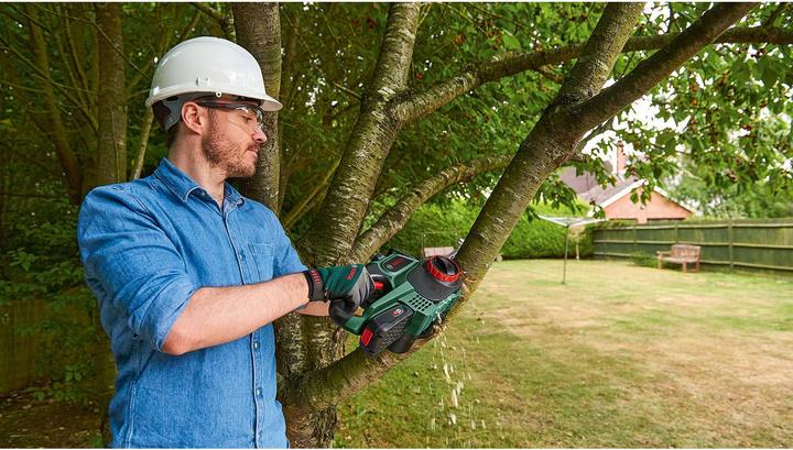 Produktbild Bosch Home & Garden UniversalChain 18 (Akku Kettensäge)