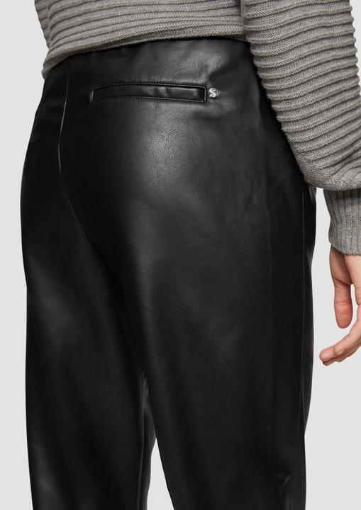 Actual product image S.Oliver Hose Jogpants aus Lederimitat (36)