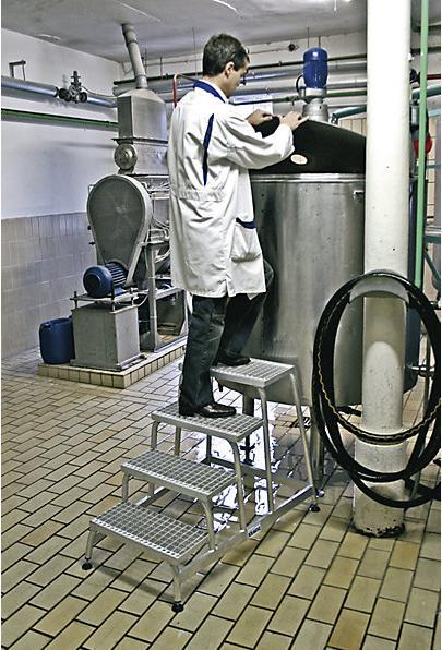 Produktbild Krause Montagetritt, mit Alu-Gitterroststufen (Gerüst, 114 cm)