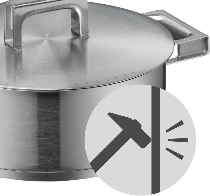 Actual product image WMF Ultimate Cool+ roasting pan with lid, 20 cm (20 cm, Casserole + Stewpot, Pot)