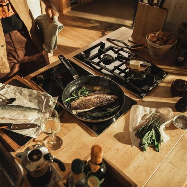 Actual product image Fiskars Pfanne (Frying pan, Stainless steel)