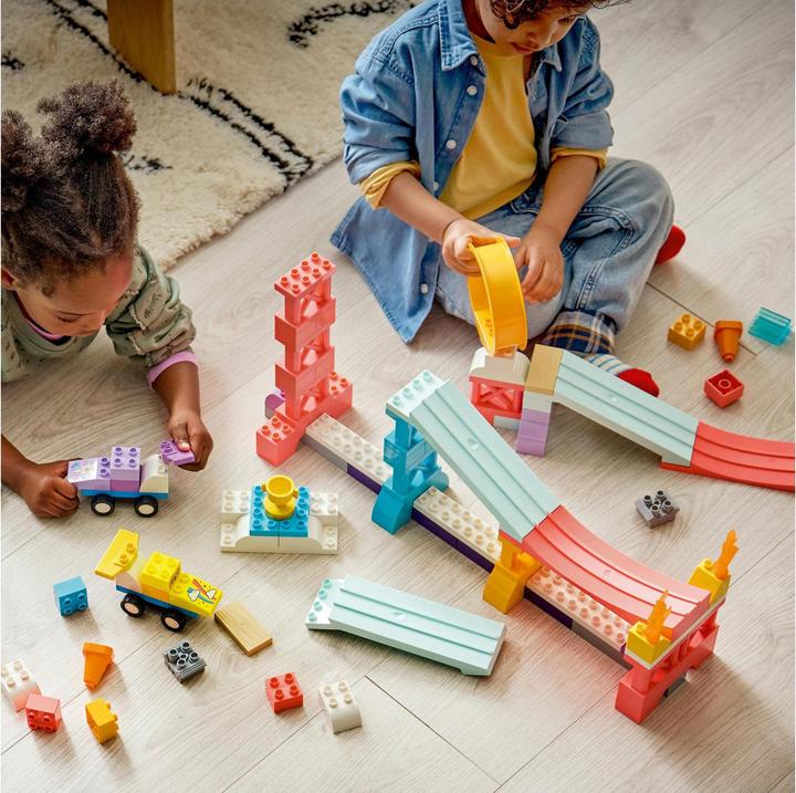 Actual product image LEGO Kreative Sprungschanzen mit kleinen Flitzern 3-in-1-Set (10478)