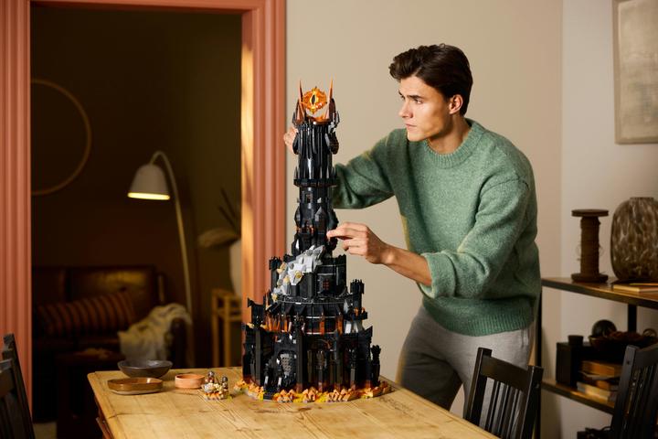 Immagine prodotto LEGO Il Signore degli Anelli: Barad-dûr (10333, LEGO Icons, Set LEGO rari)