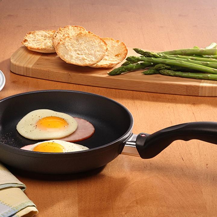 Image du produit Swiss Diamond Set de 10 poêles CLASSIC XD Noir (28 cm, Ensemble de casseroles et de poêles de cuisson, Aluminium)