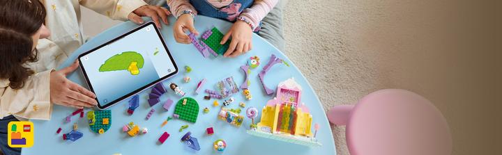 Actual product image LEGO Sugar icing mountains and kitten garden (11205, LEGO Gabby's Dollhouse)