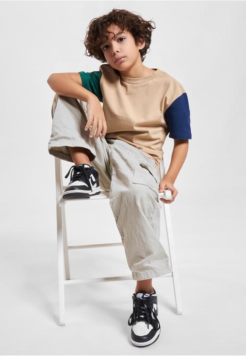 Actual product image Urban Classics Boys Organic Oversized Colorblock Tee - 19581 (134, 140)