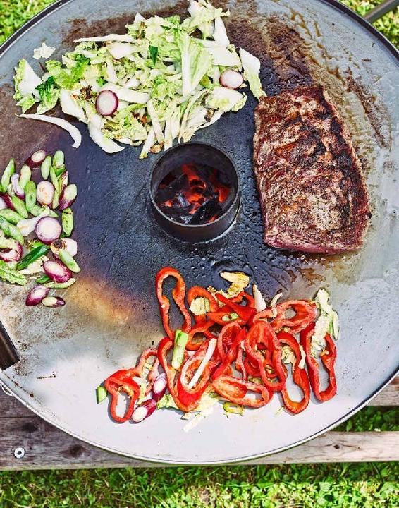 Actual product image Der Keramikgrill - Technik & Rezepte (German, Oliver Sievers, 2022)