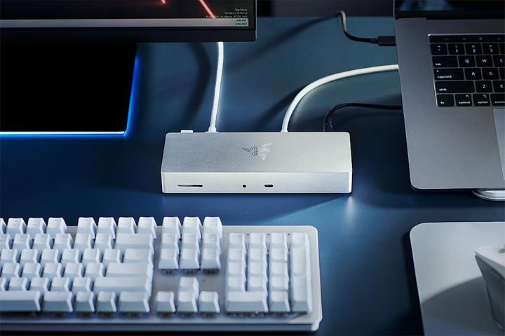 Actual product image Razer Thunderbolt 4 Dock Mercury Edition (Thunderbolt, 9 Ports)