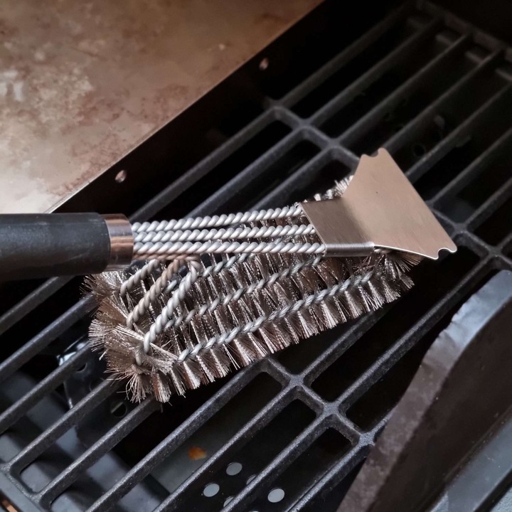 Produktbild Intirilife Grill Reinigungsbürste mit Schaber (43.50 cm)